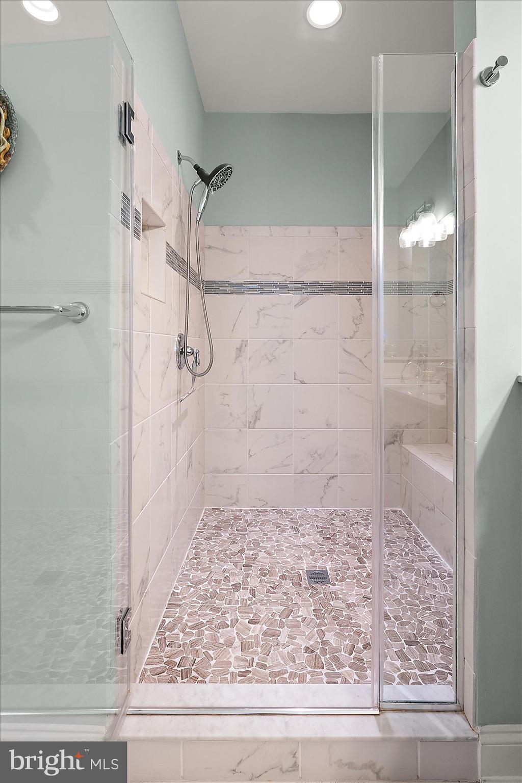 GOVERNORS - Residential