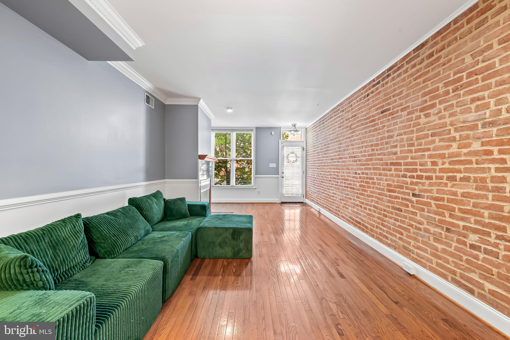 3211 FOSTER