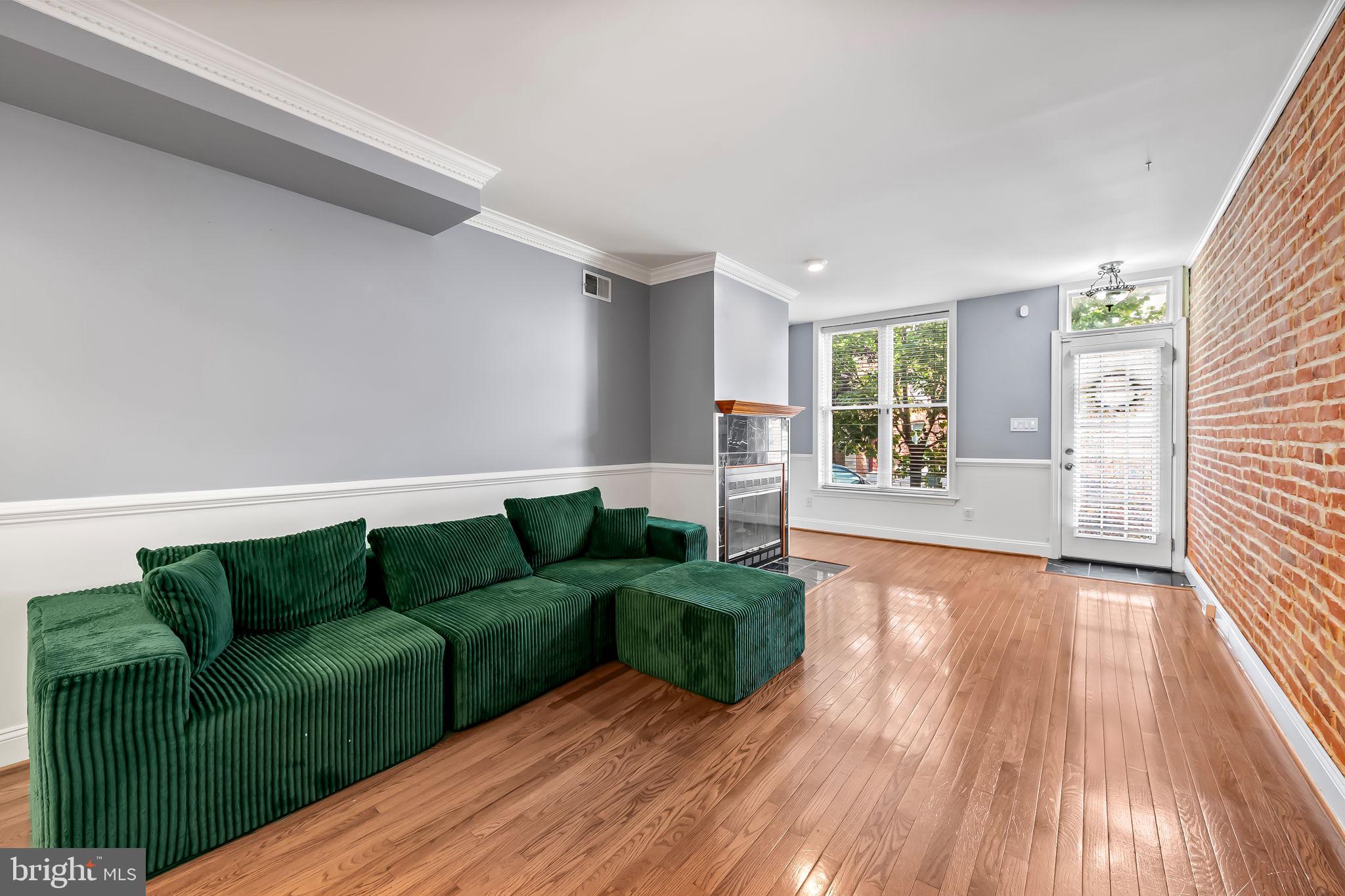 3211 FOSTER