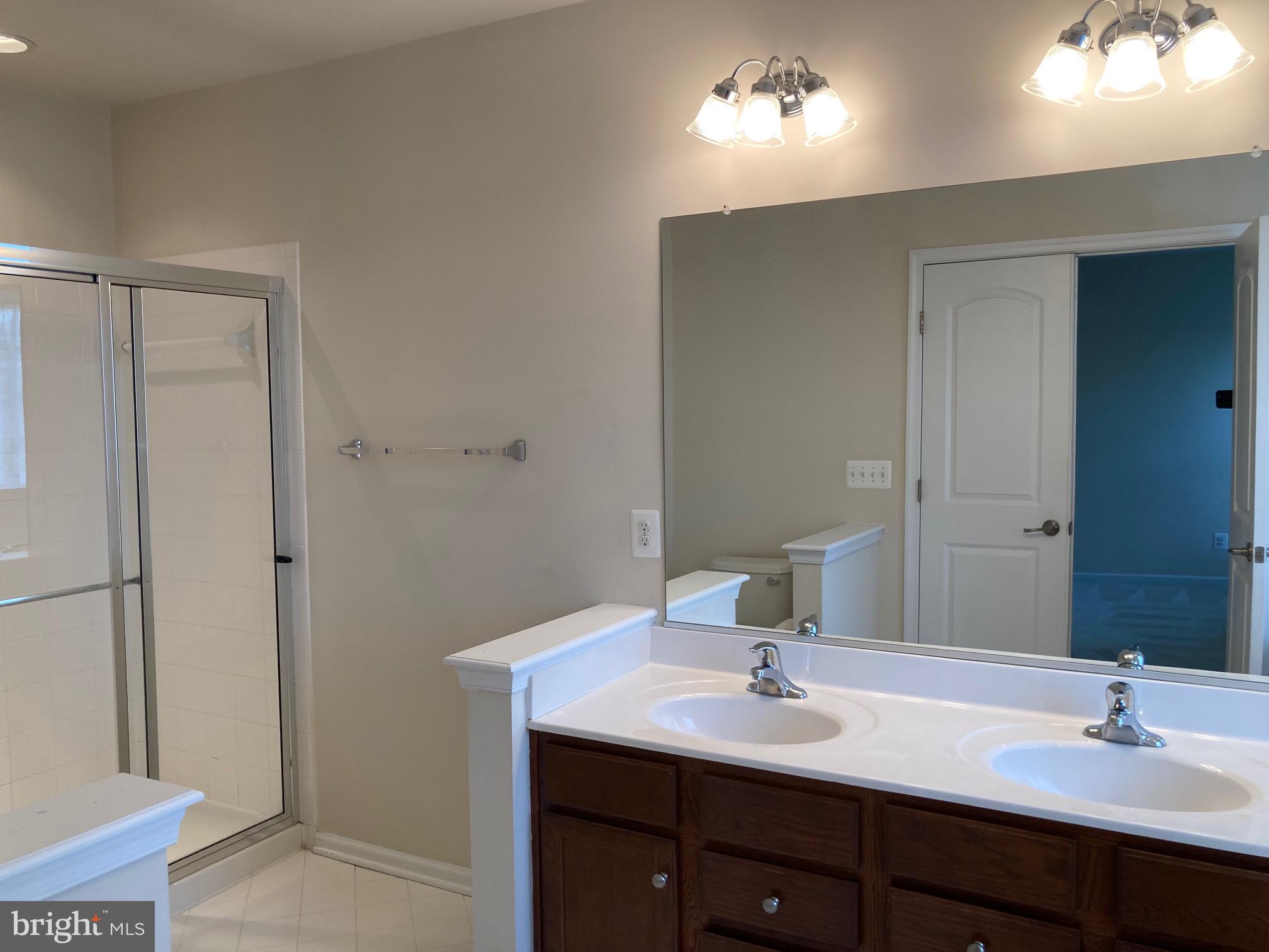 RESERVE AT SOUTH RIDING - Residential Lease