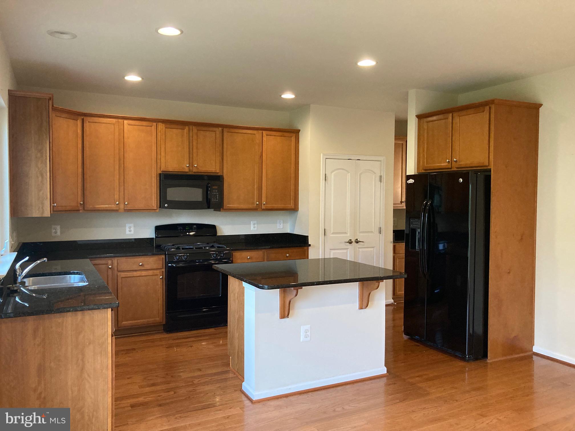 RESERVE AT SOUTH RIDING - Residential Lease