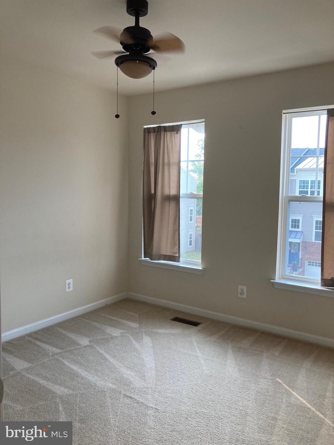 RESERVE AT SOUTH RIDING - Residential Lease