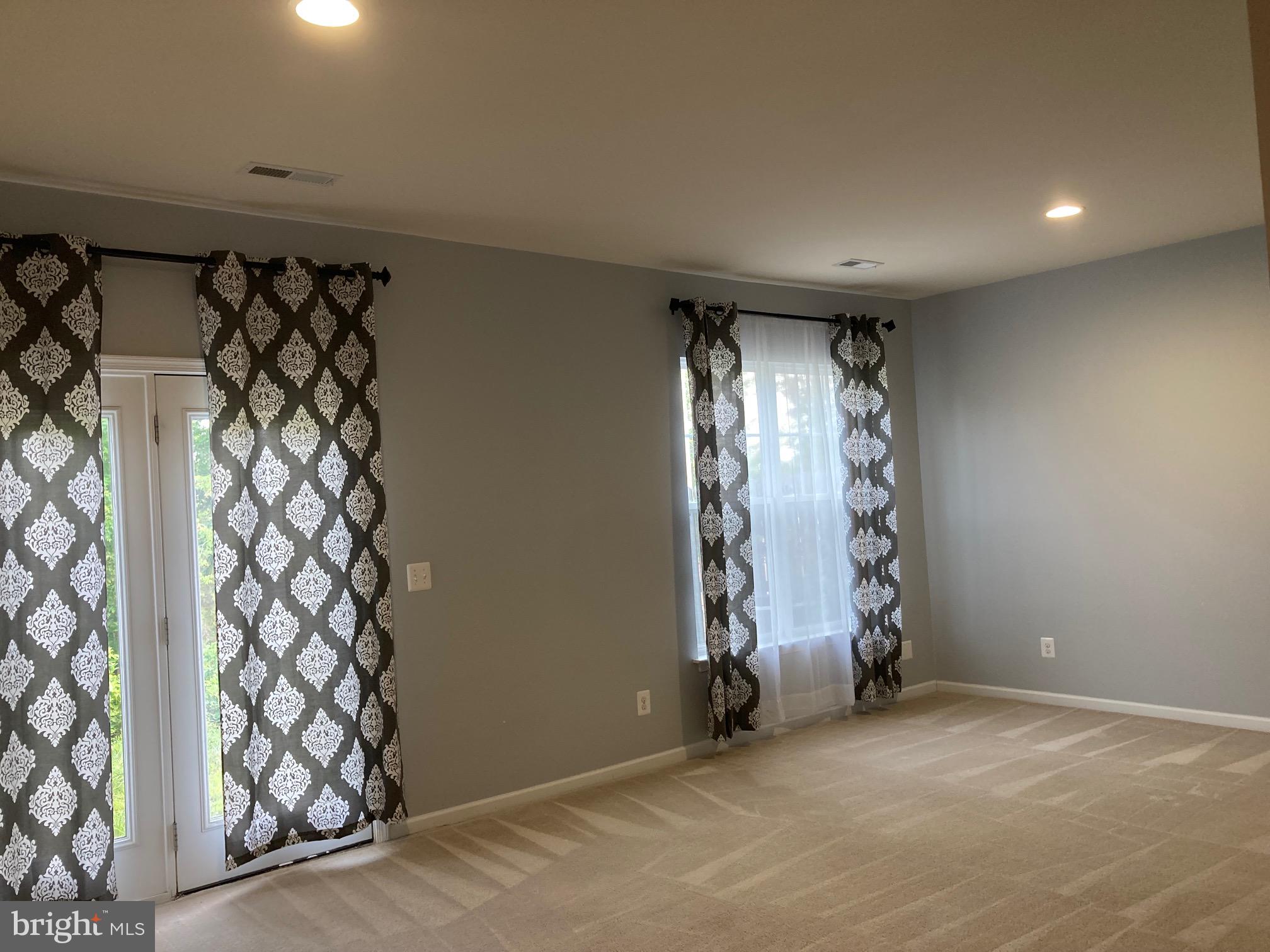 RESERVE AT SOUTH RIDING - Residential Lease