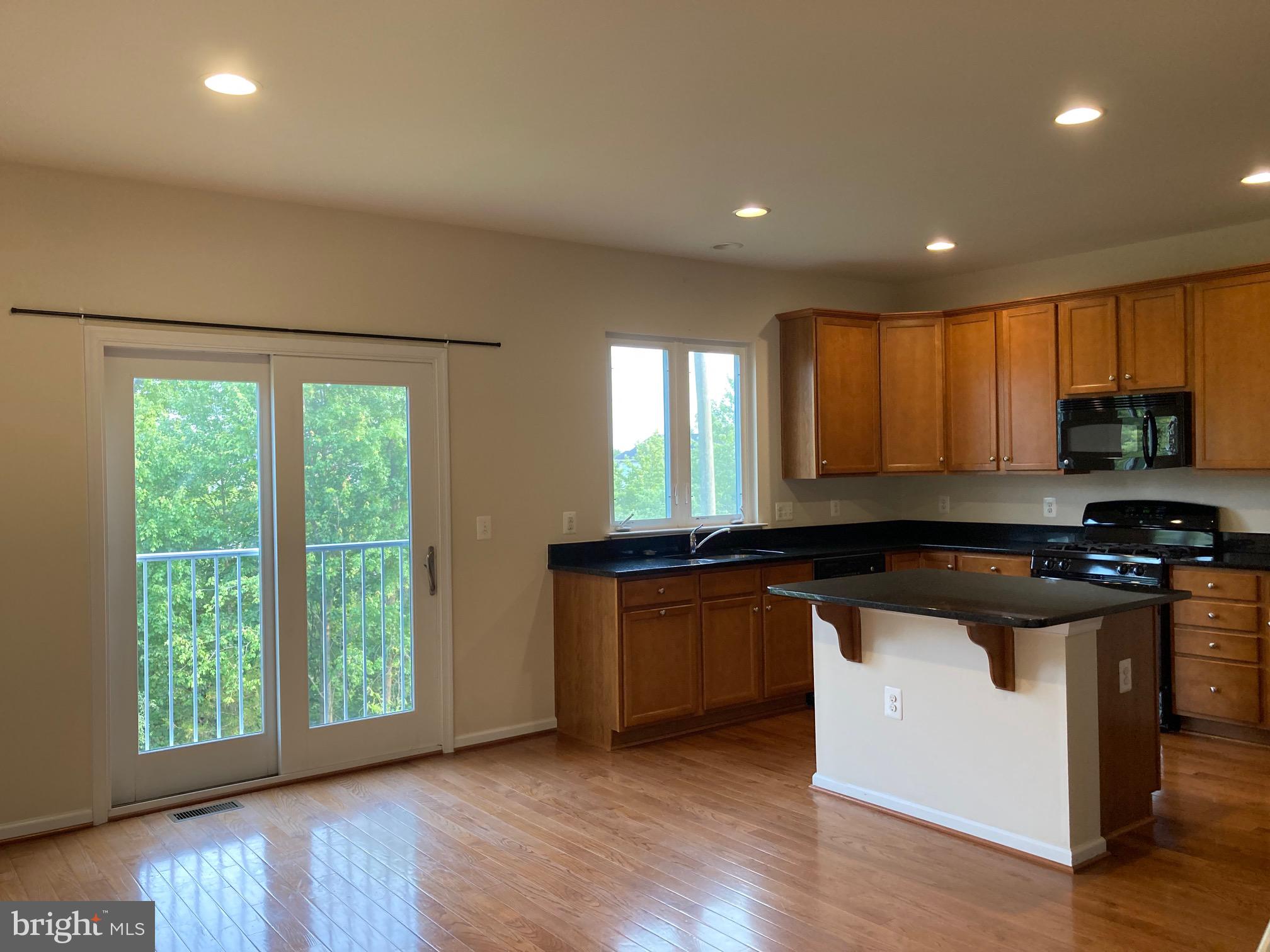 RESERVE AT SOUTH RIDING - Residential Lease