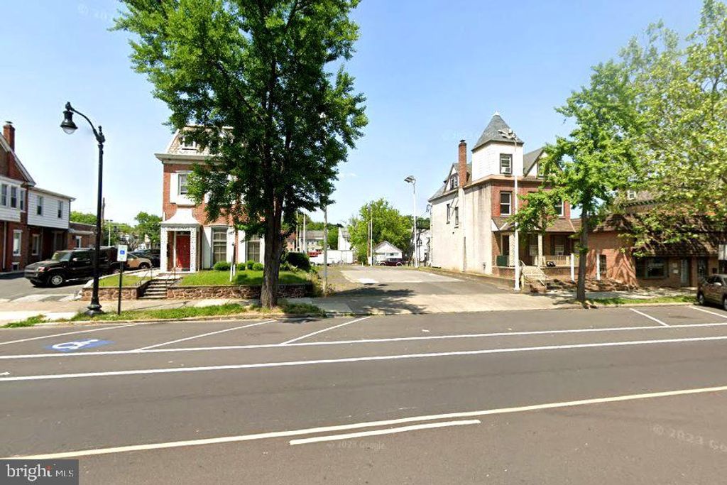 Photo of 535 E High Street, POTTSTOWN, PA 19464 (MLS # PAMC2153342)