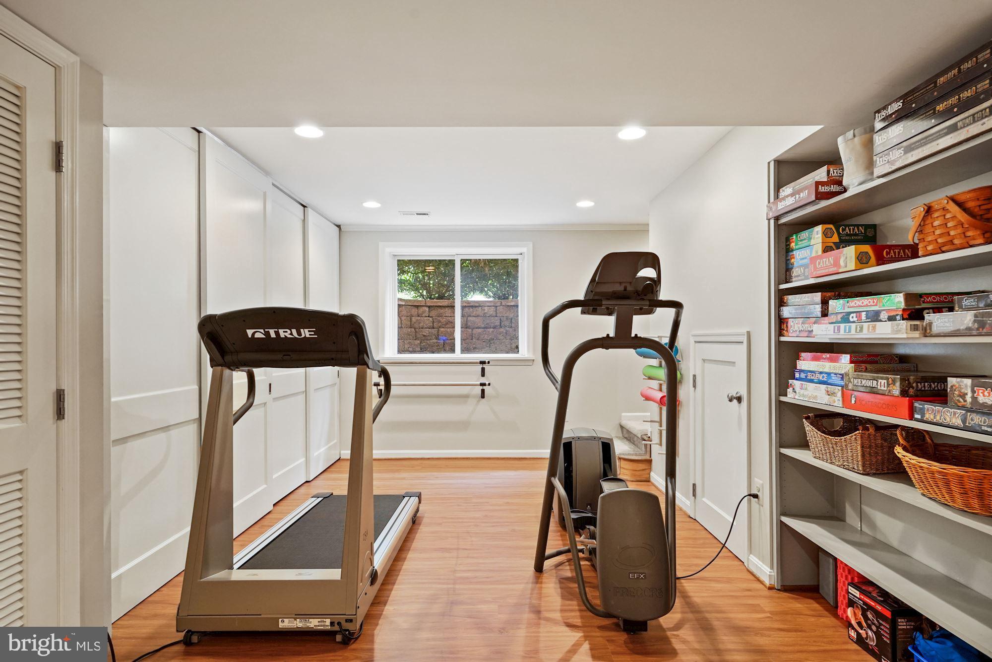 POTOMAC ESTATES - Residential