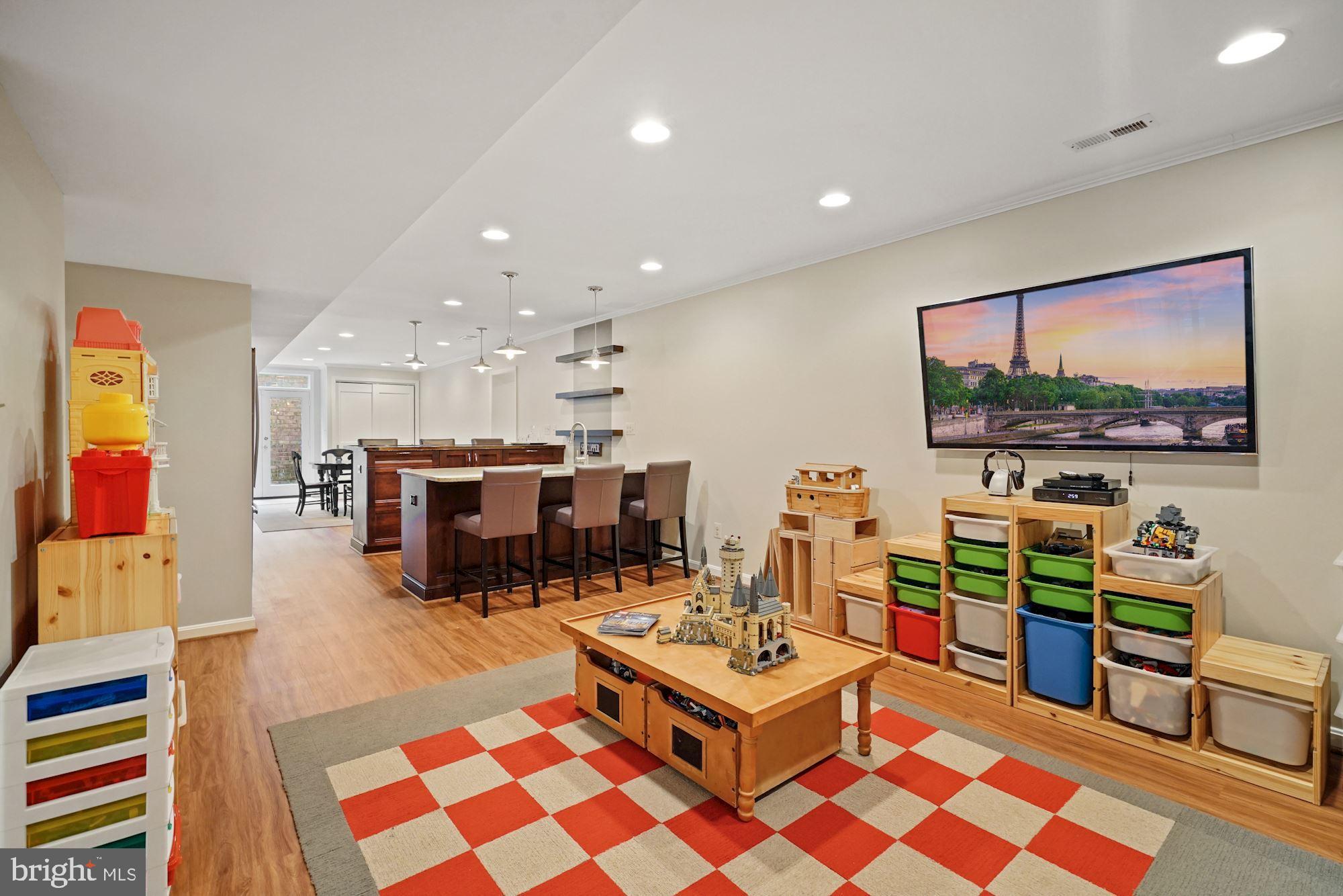 POTOMAC ESTATES - Residential