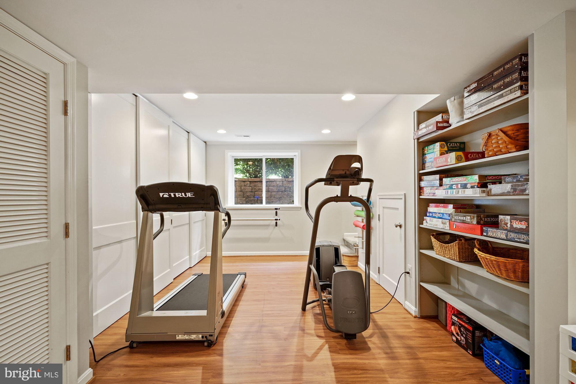 POTOMAC ESTATES - Residential