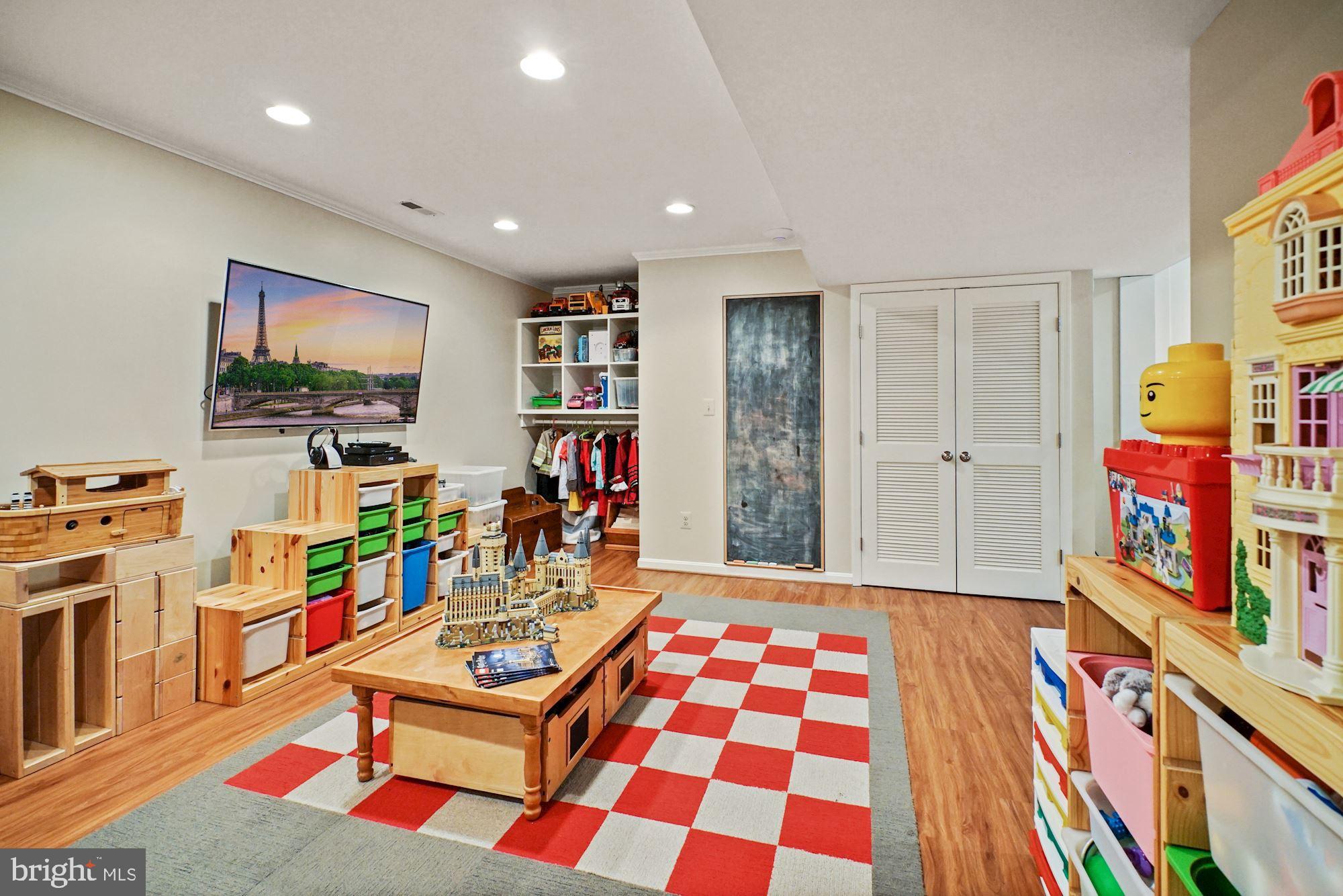 POTOMAC ESTATES - Residential