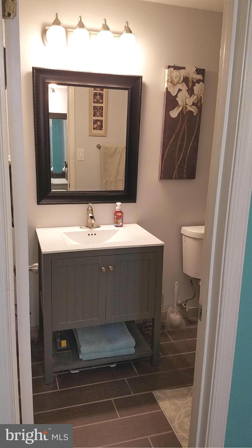 THE OAKTON - Residential Lease