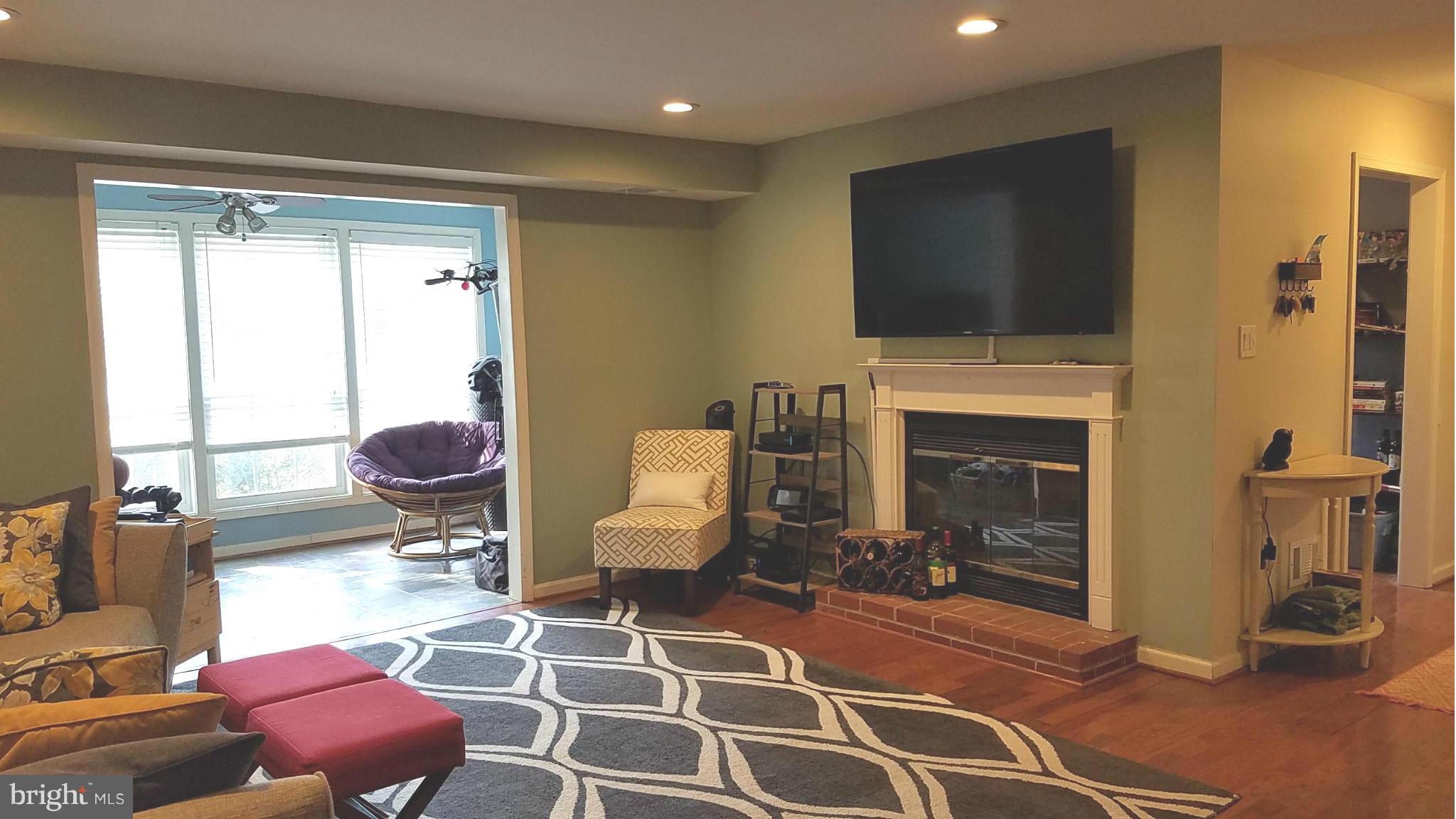 THE OAKTON - Residential Lease