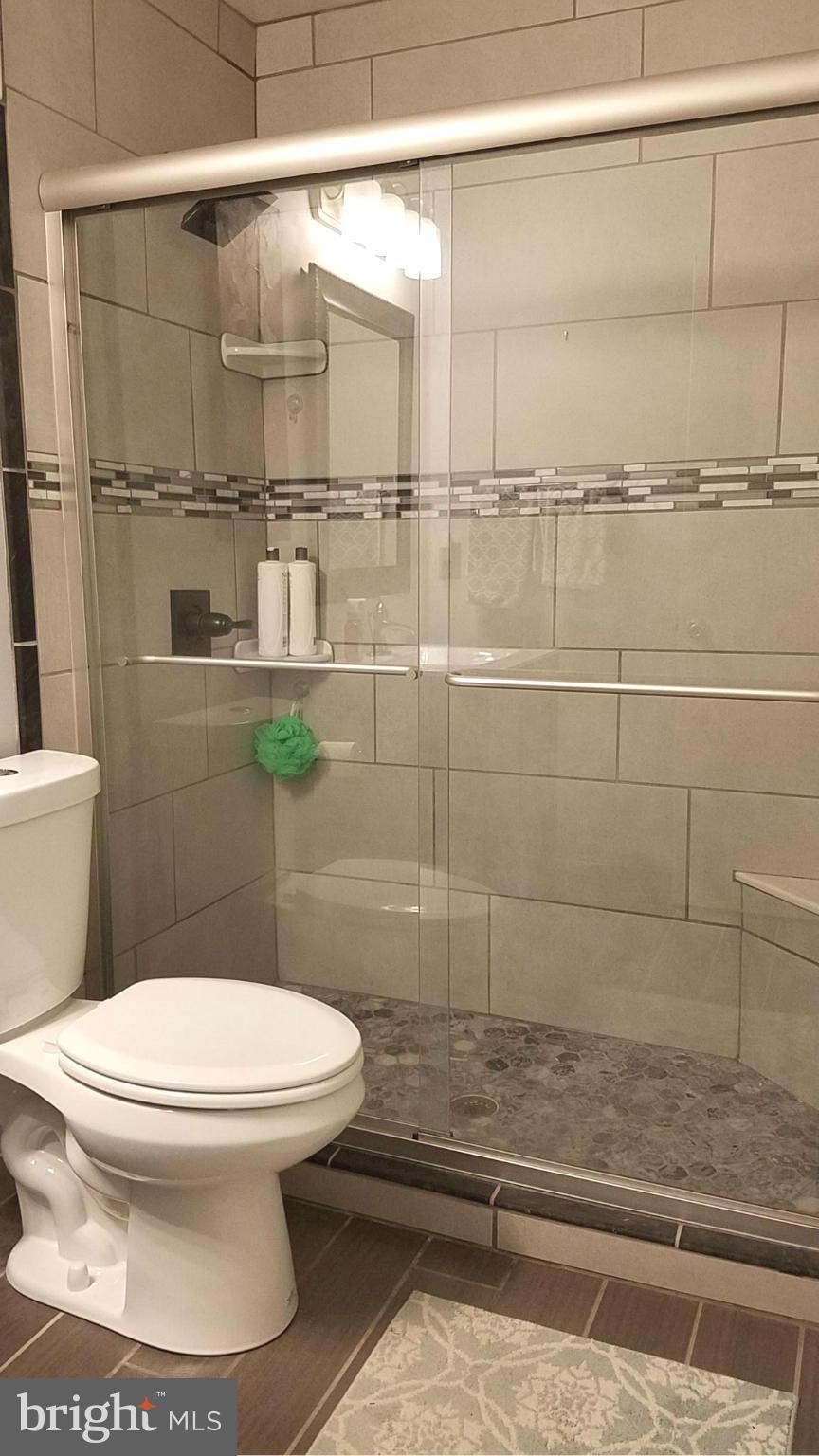 THE OAKTON - Residential Lease