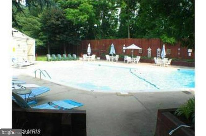 THE OAKTON - Residential Lease