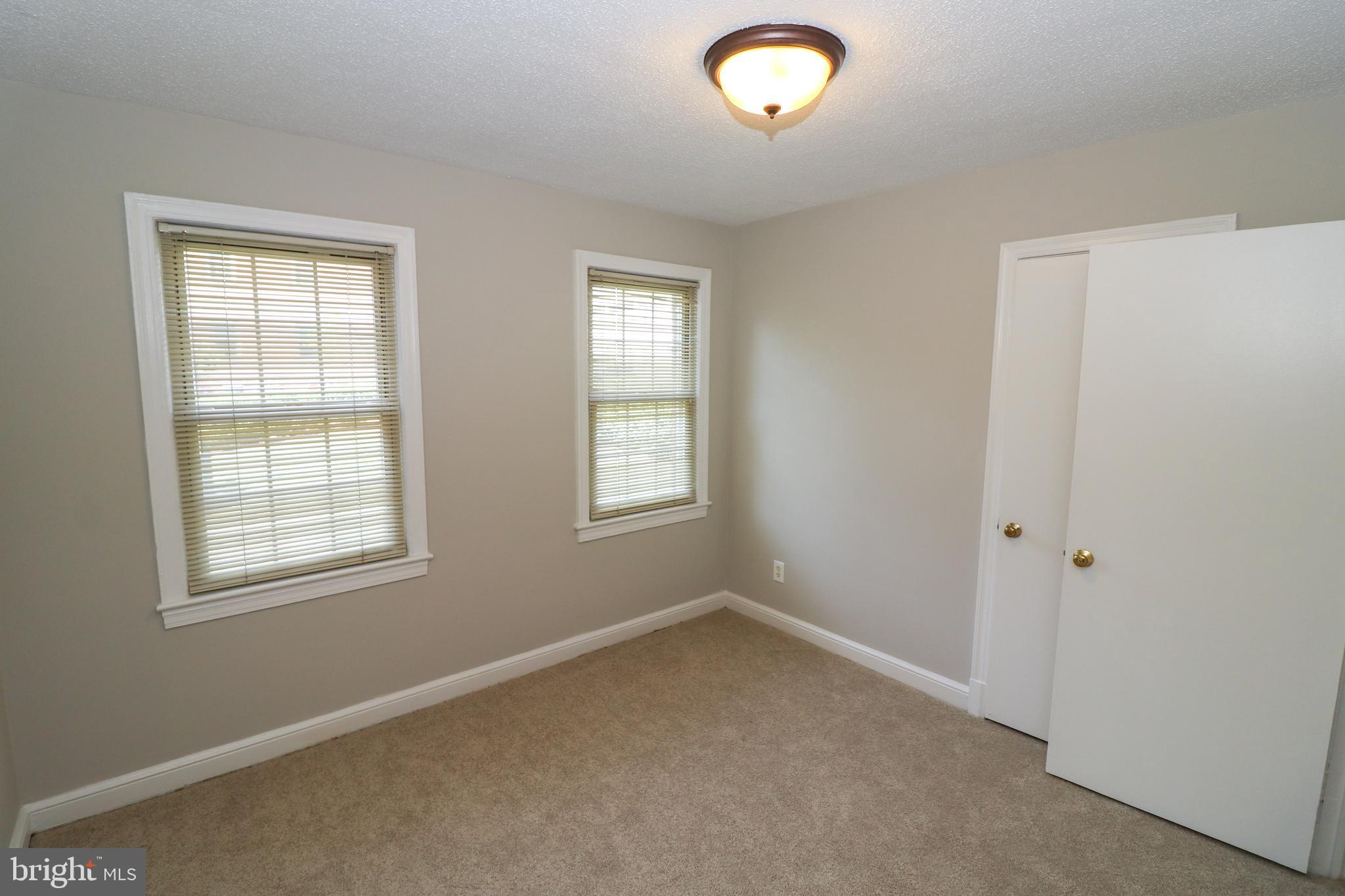 CAMBRIDGE COURTS - Residential Lease