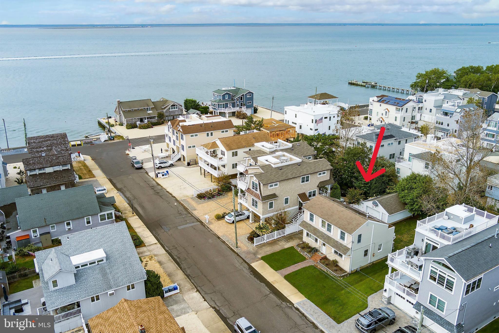 131 W MARYLAND AVENUE