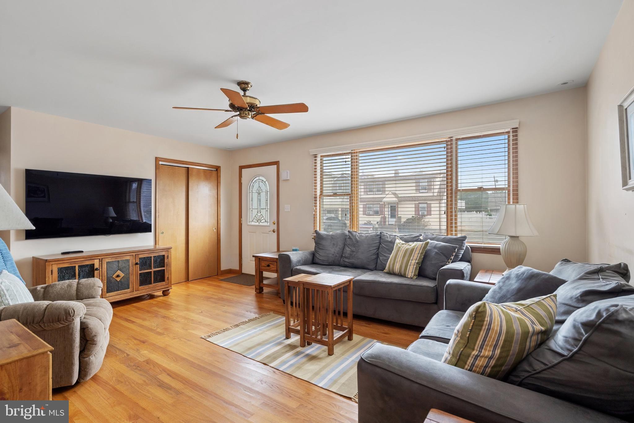 131 W MARYLAND AVENUE