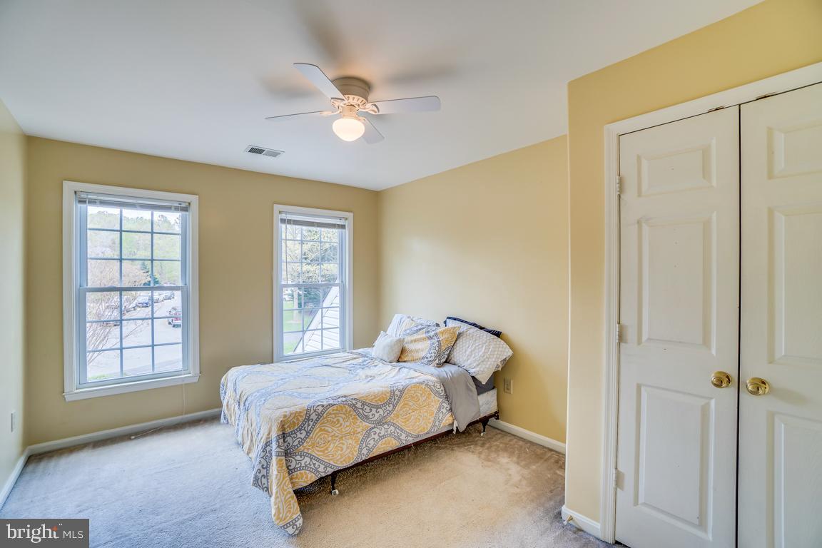 LEE'S HILL COLECHESTER VILLAGE - Residential