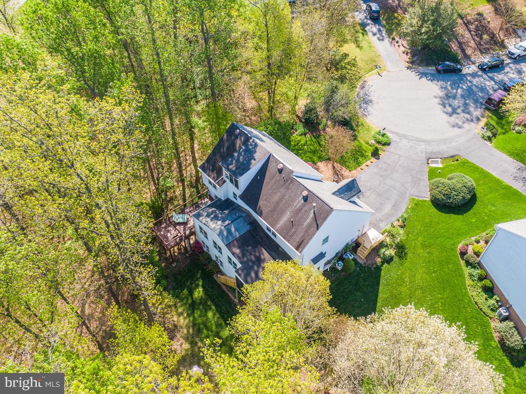 LEE'S HILL COLECHESTER VILLAGE - Residential