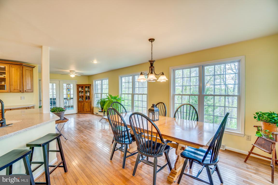 LEE'S HILL COLECHESTER VILLAGE - Residential