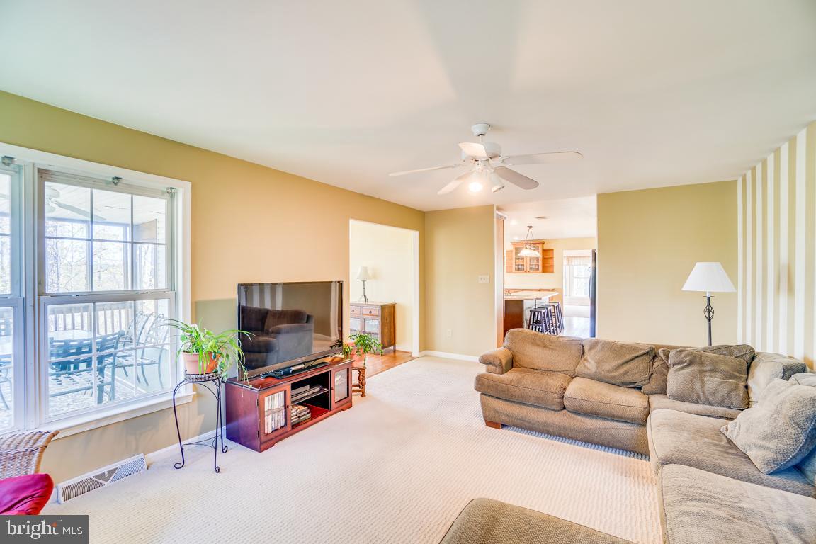 LEE'S HILL COLECHESTER VILLAGE - Residential