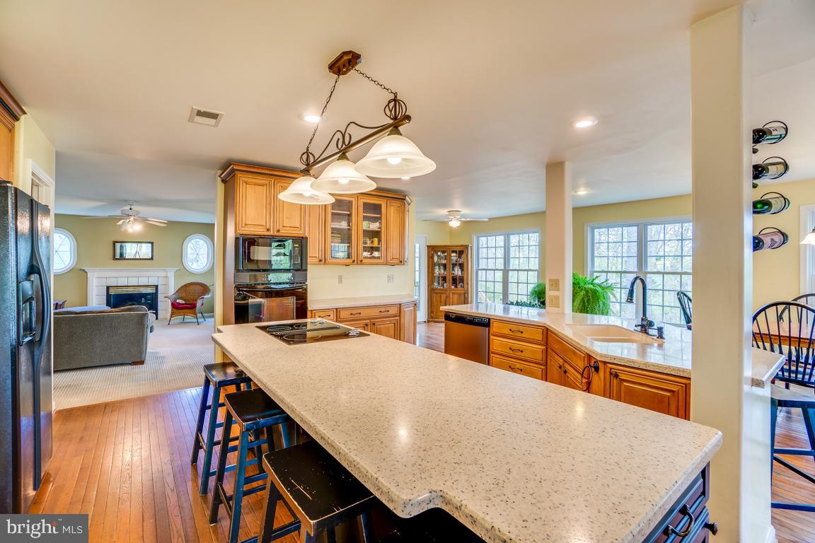 LEE'S HILL COLECHESTER VILLAGE - Residential