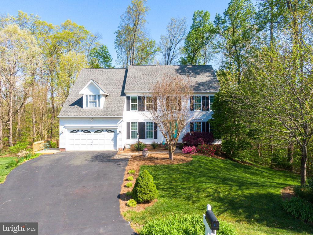 LEE'S HILL COLECHESTER VILLAGE - Residential