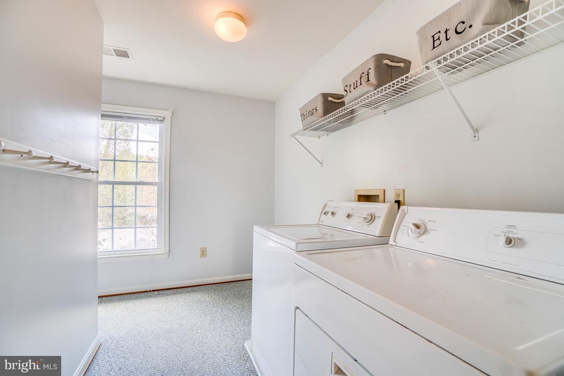 LEE'S HILL COLECHESTER VILLAGE - Residential