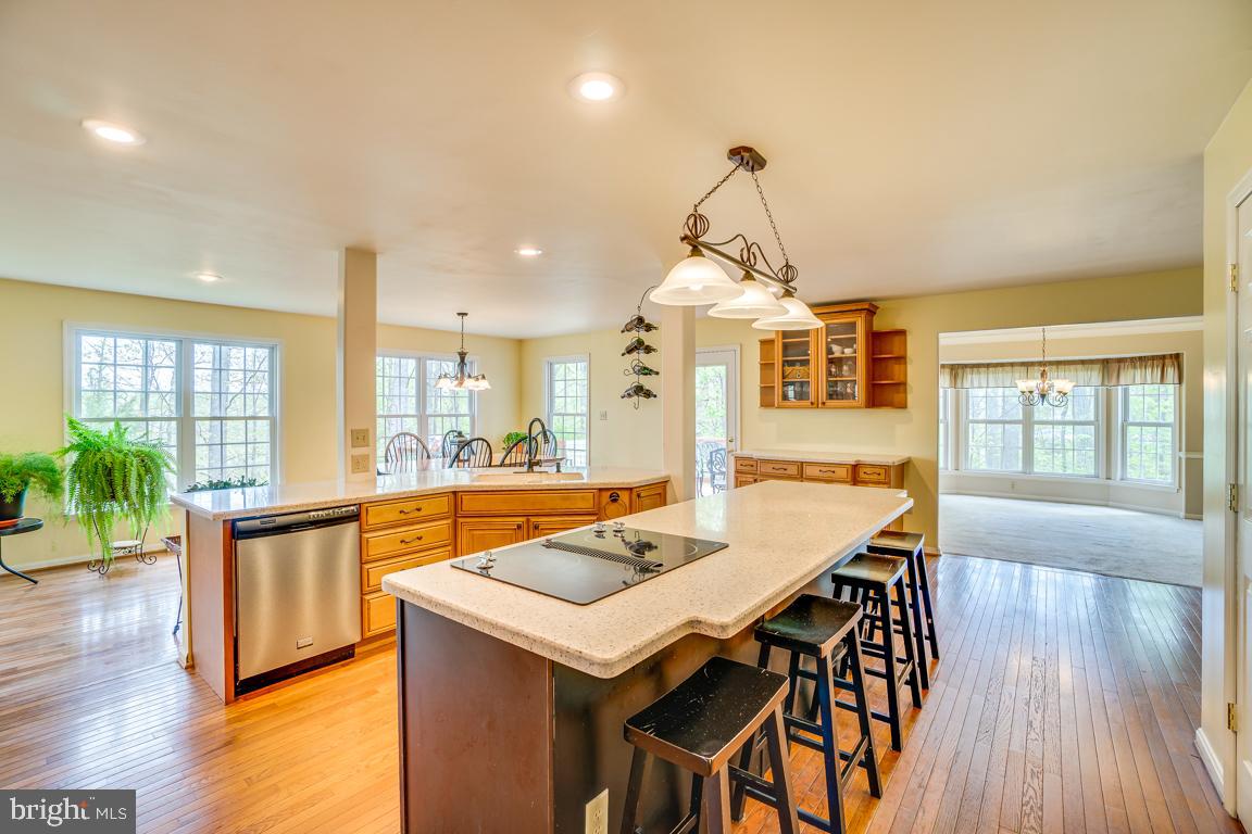 LEE'S HILL COLECHESTER VILLAGE - Residential