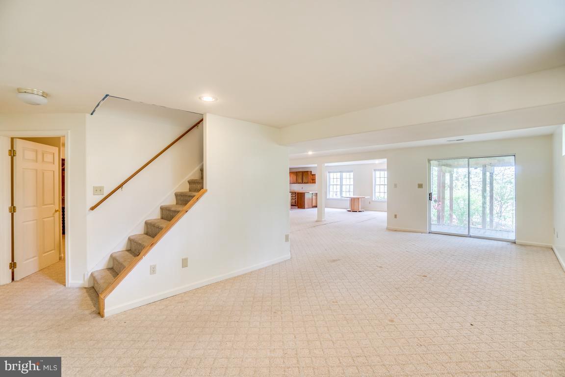 LEE'S HILL COLECHESTER VILLAGE - Residential