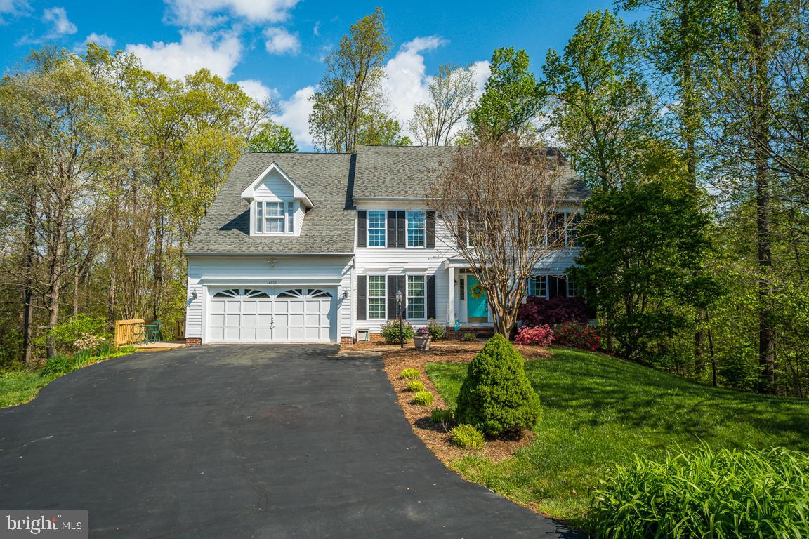 LEE'S HILL COLECHESTER VILLAGE - Residential