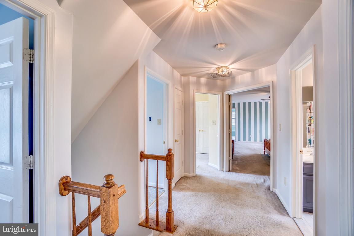 LEE'S HILL COLECHESTER VILLAGE - Residential