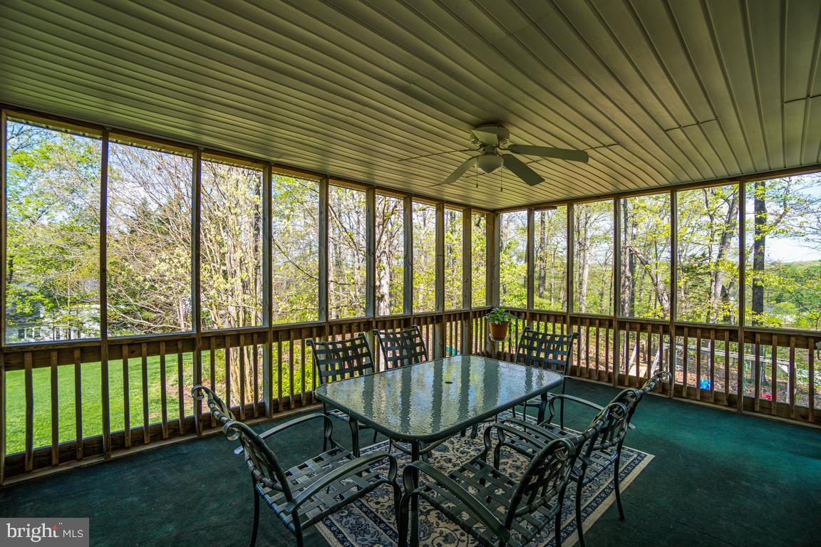 LEE'S HILL COLECHESTER VILLAGE - Residential