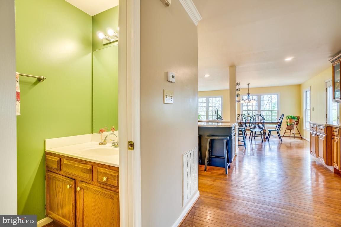 LEE'S HILL COLECHESTER VILLAGE - Residential