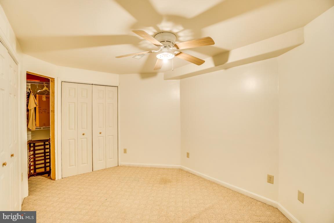 LEE'S HILL COLECHESTER VILLAGE - Residential