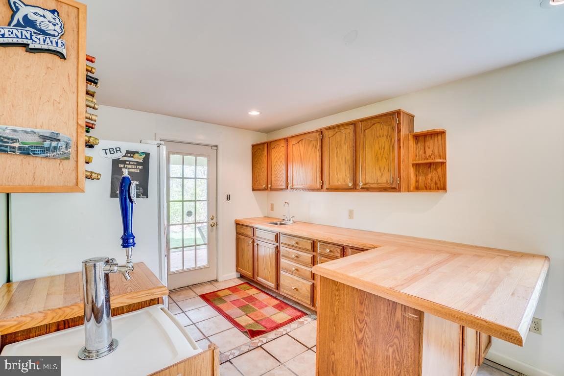 LEE'S HILL COLECHESTER VILLAGE - Residential