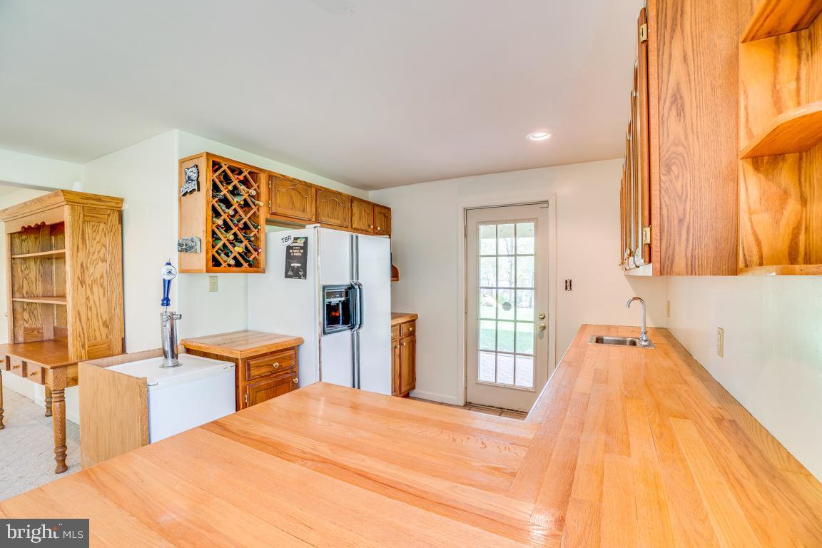 LEE'S HILL COLECHESTER VILLAGE - Residential