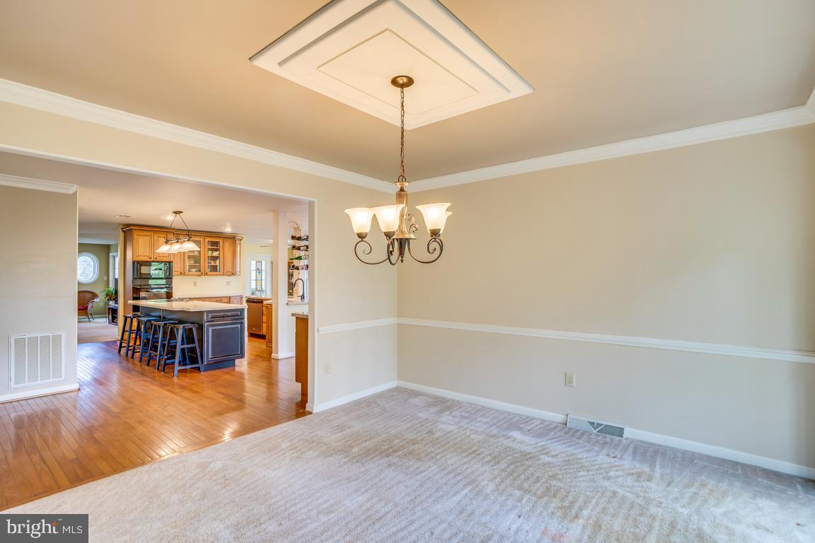 LEE'S HILL COLECHESTER VILLAGE - Residential