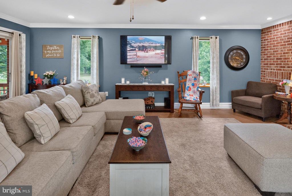 Photo of 68 New Road, SOUTHAMPTON, PA 18966 (MLS # PABU2127396)