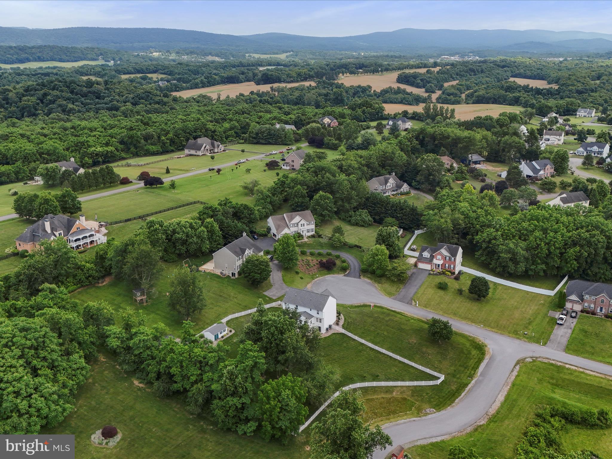 AMBER KNOLLS - Residential