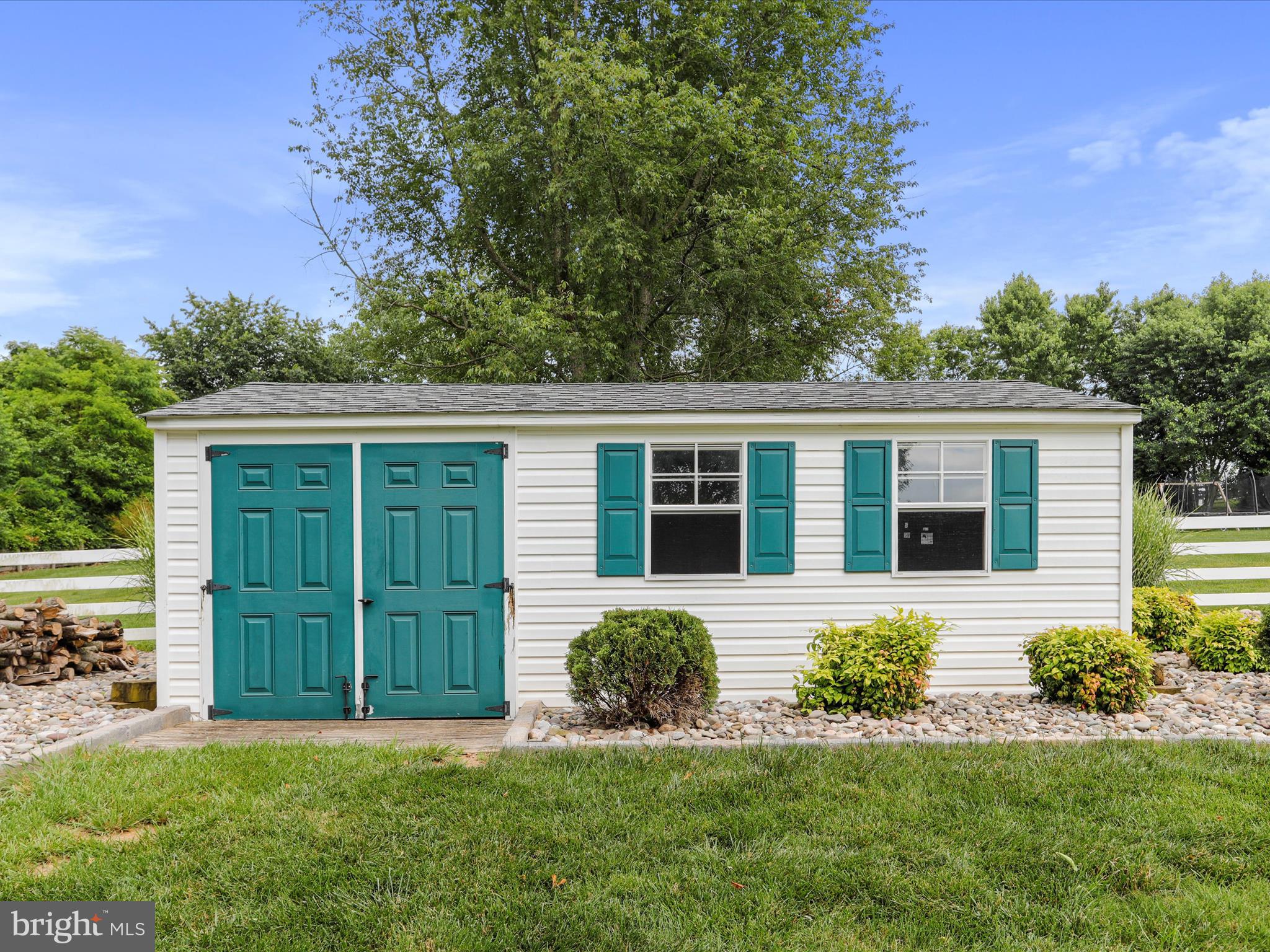 AMBER KNOLLS - Residential