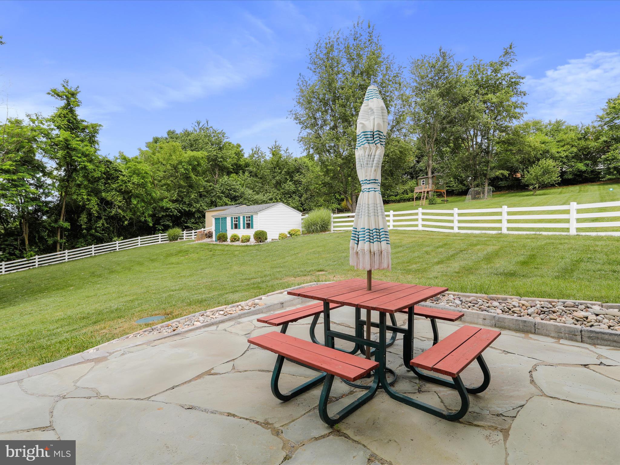 AMBER KNOLLS - Residential