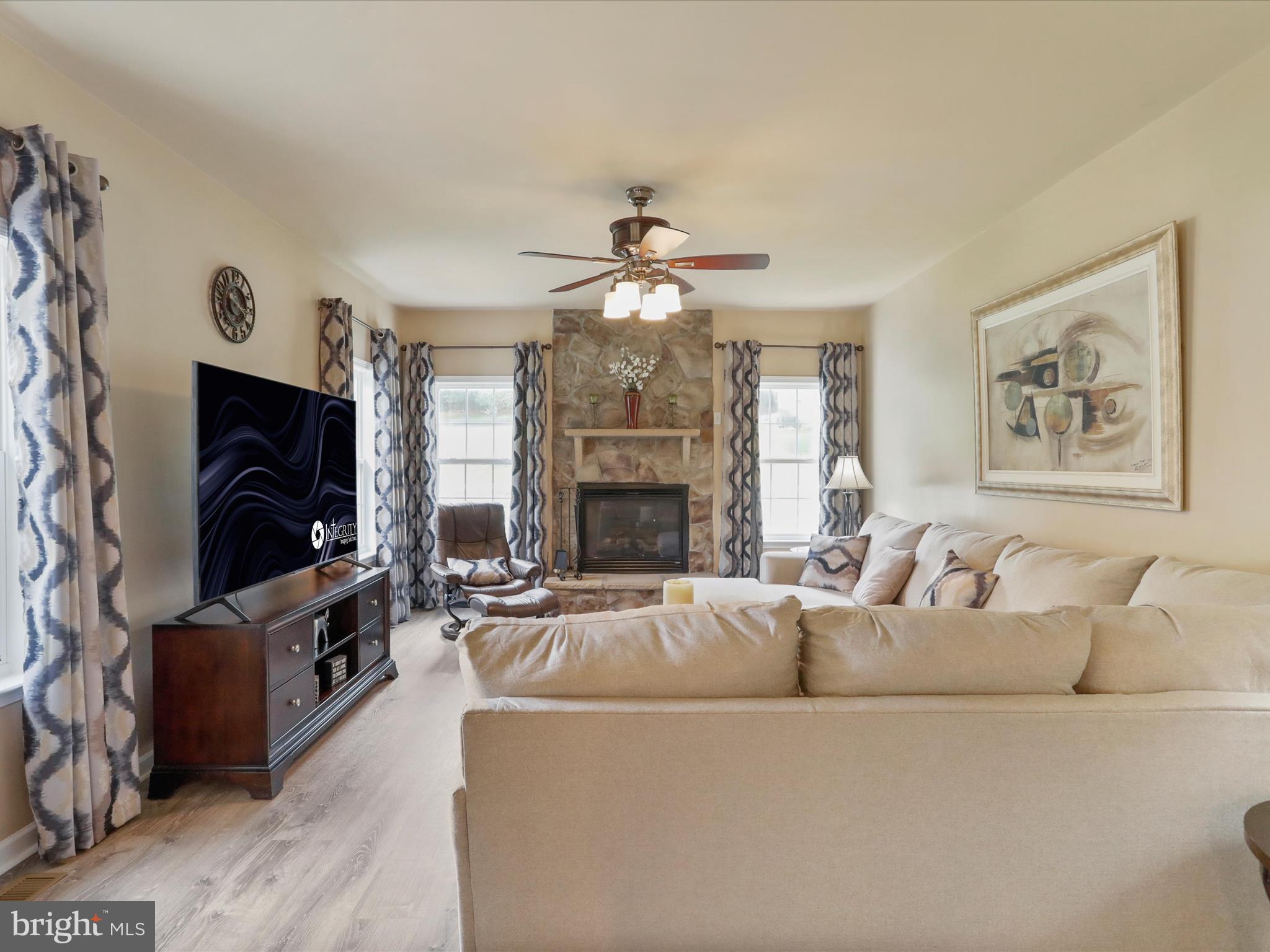 AMBER KNOLLS - Residential