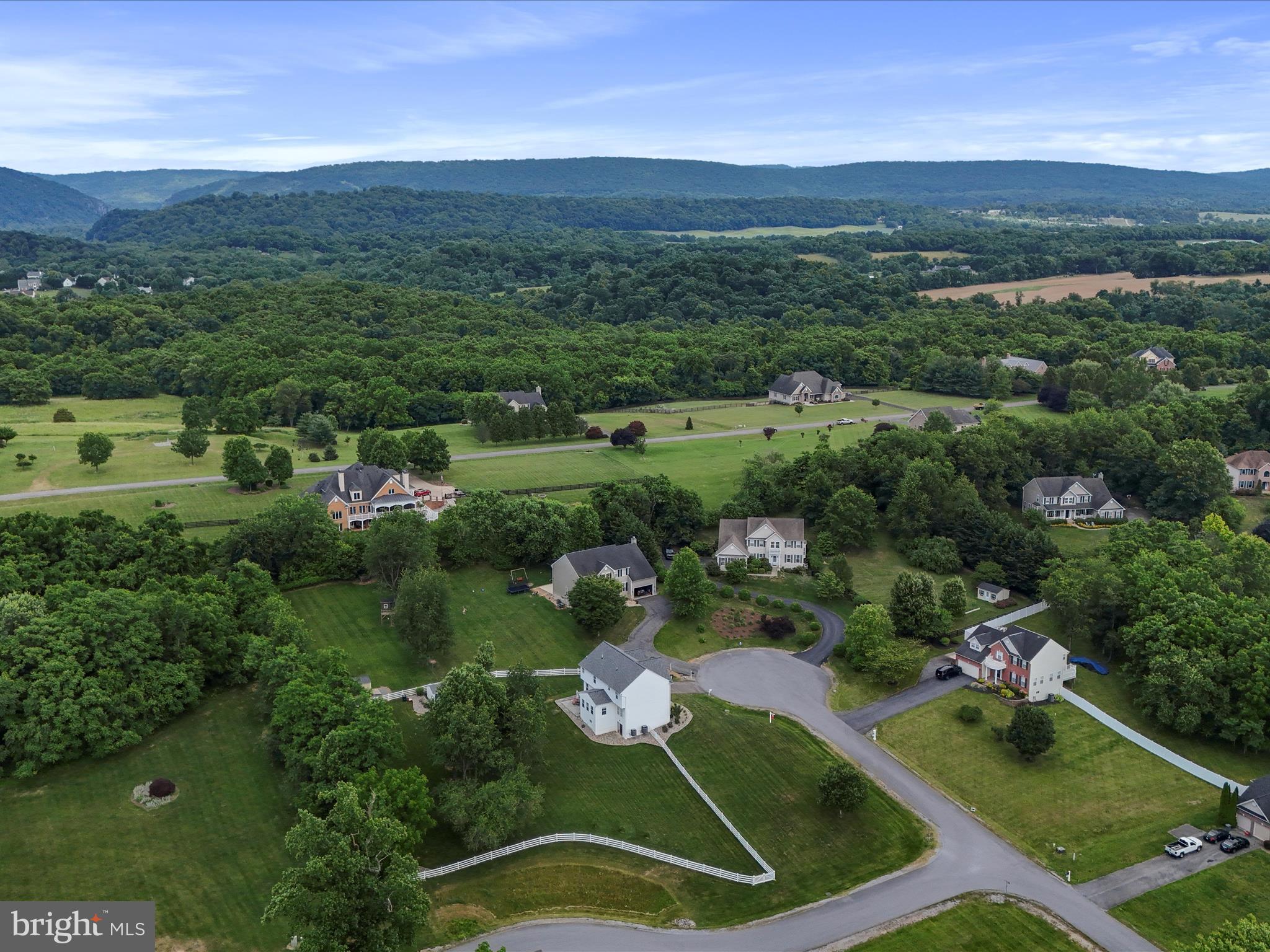 AMBER KNOLLS - Residential