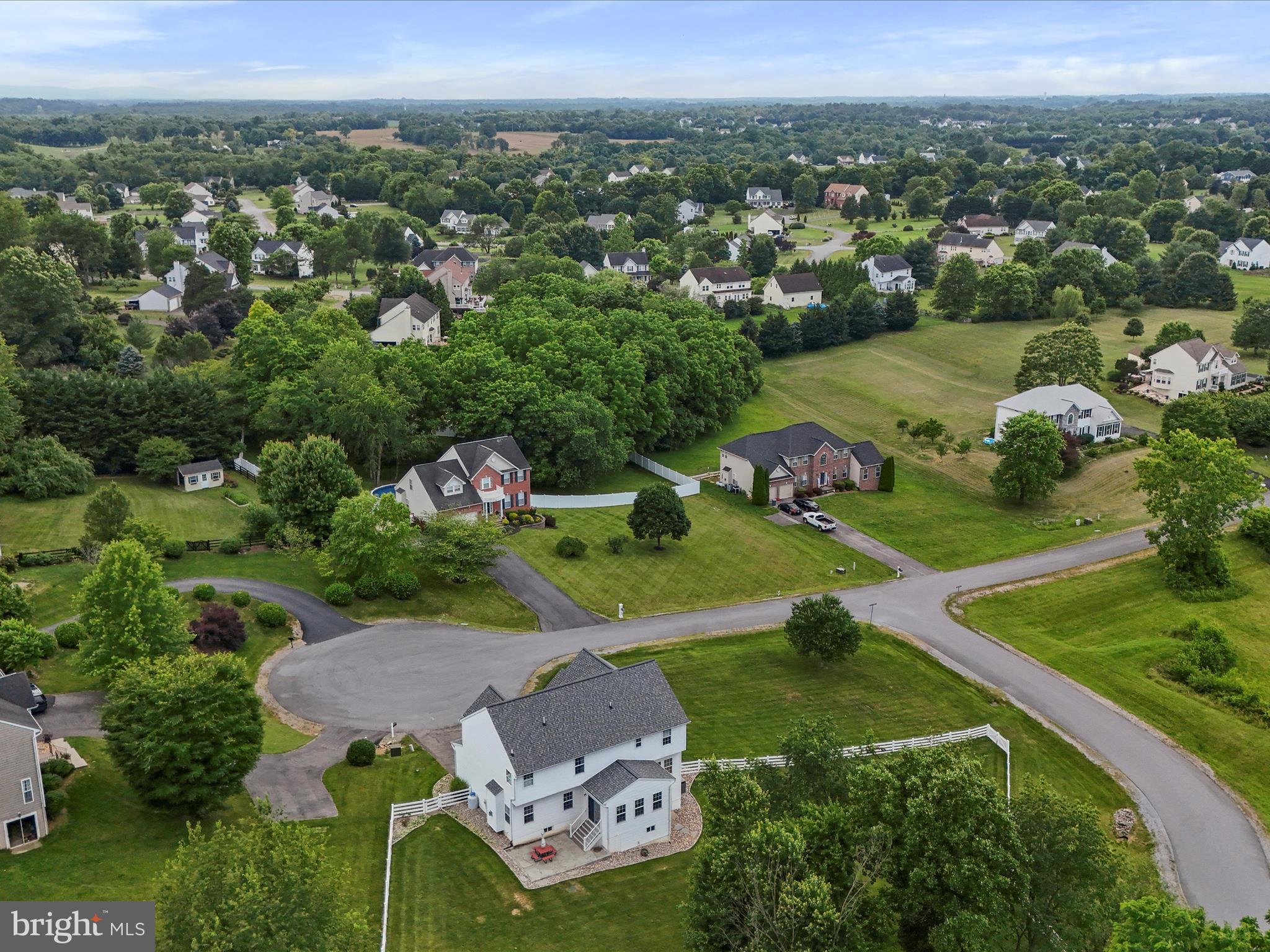 AMBER KNOLLS - Residential