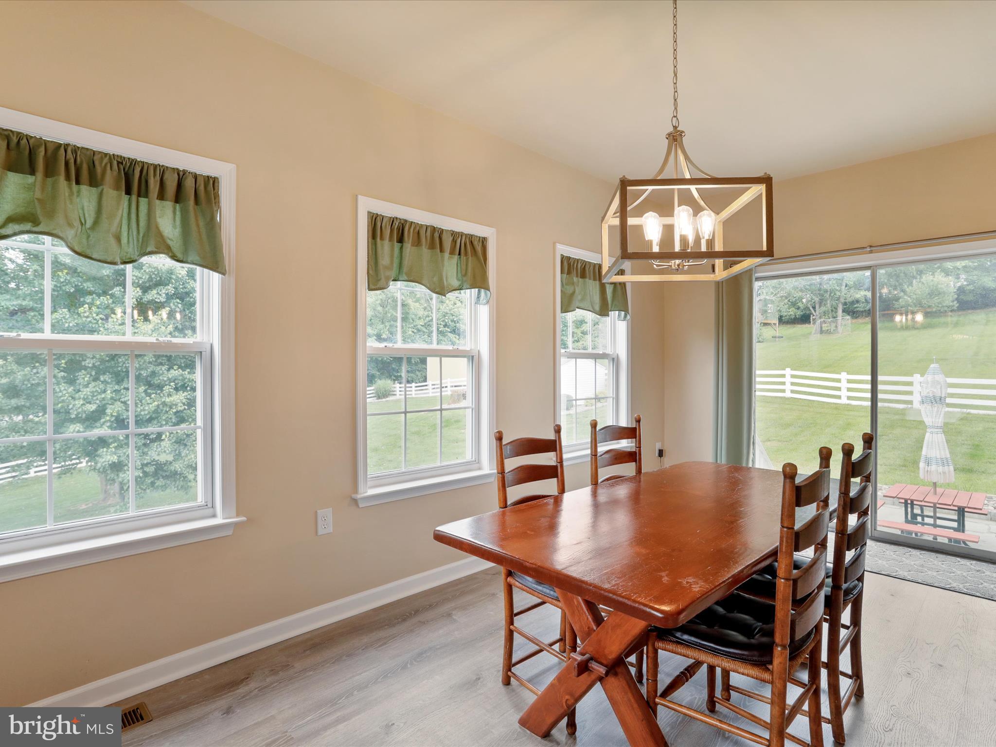 AMBER KNOLLS - Residential