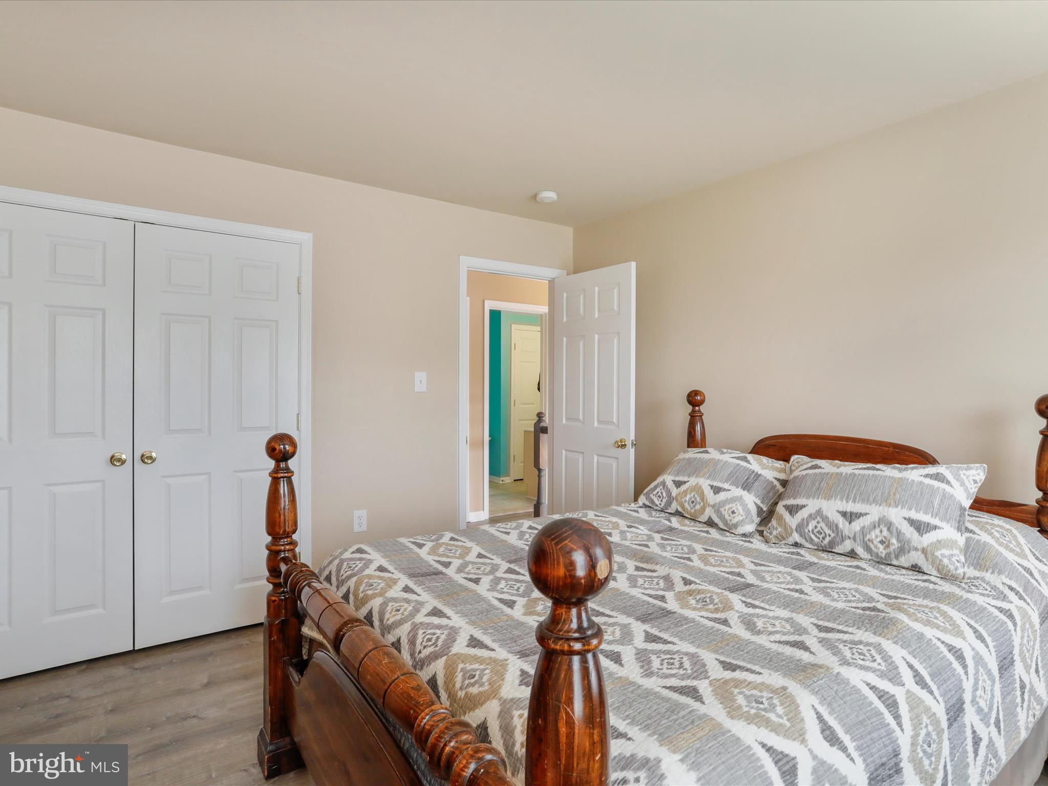 AMBER KNOLLS - Residential