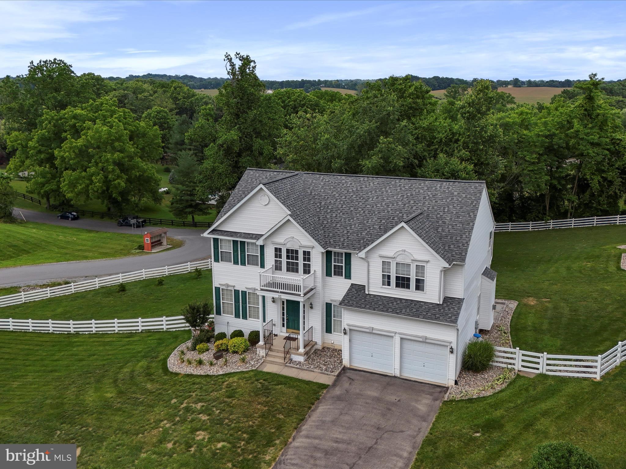 AMBER KNOLLS - Residential