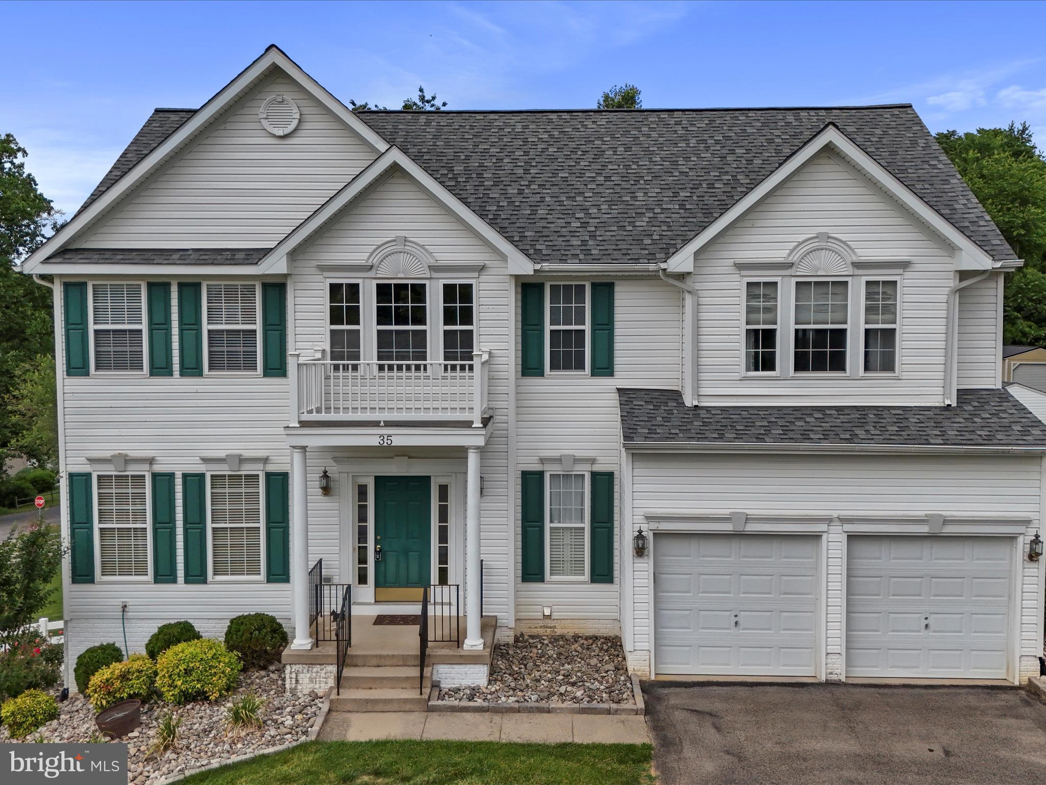 AMBER KNOLLS - Residential