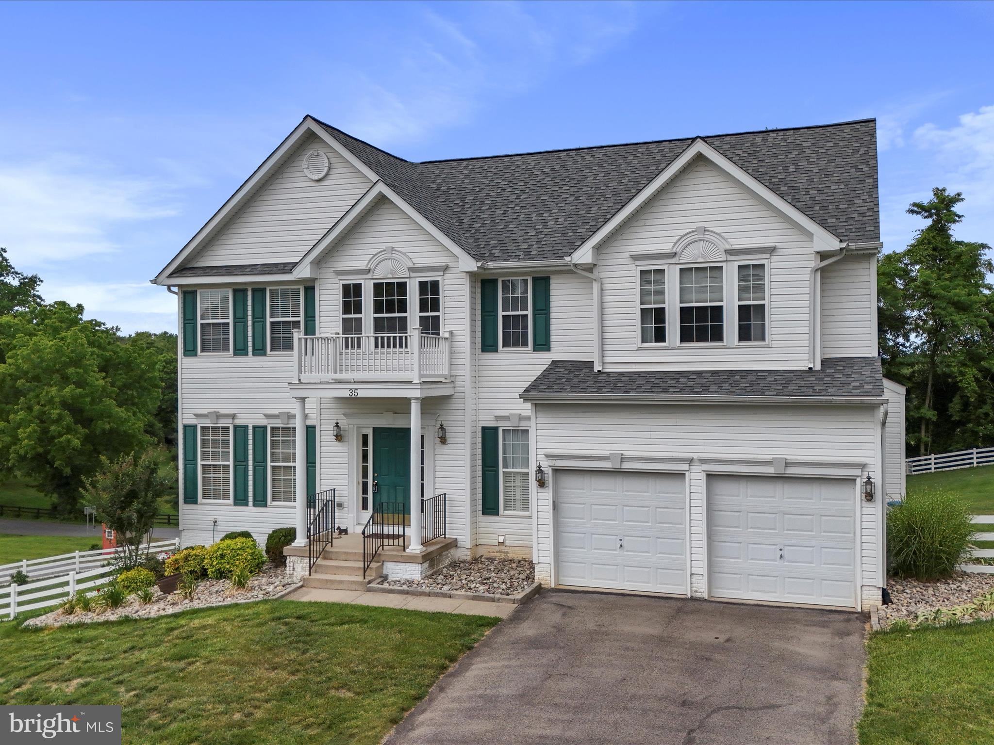 AMBER KNOLLS - Residential