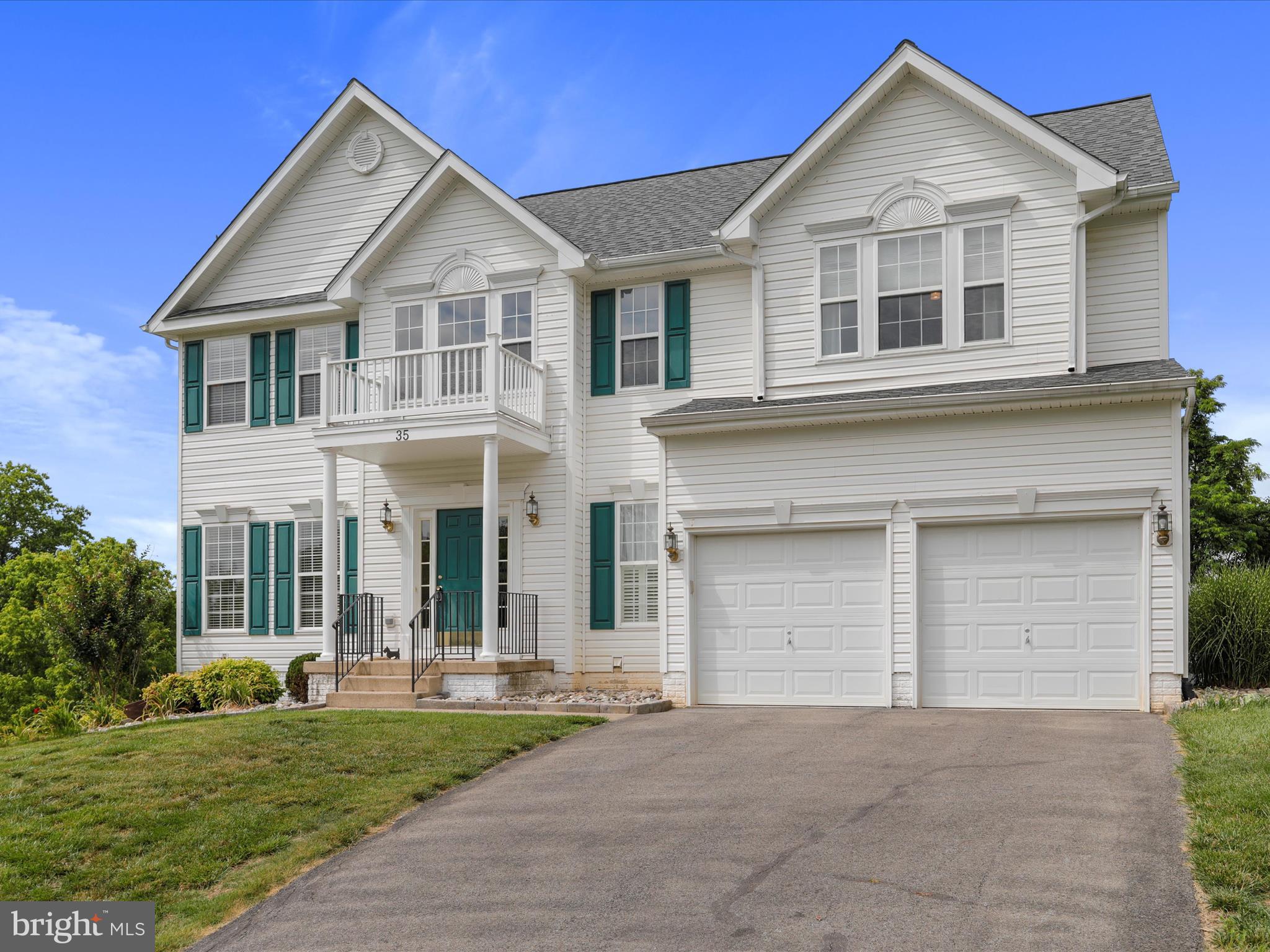 AMBER KNOLLS - Residential